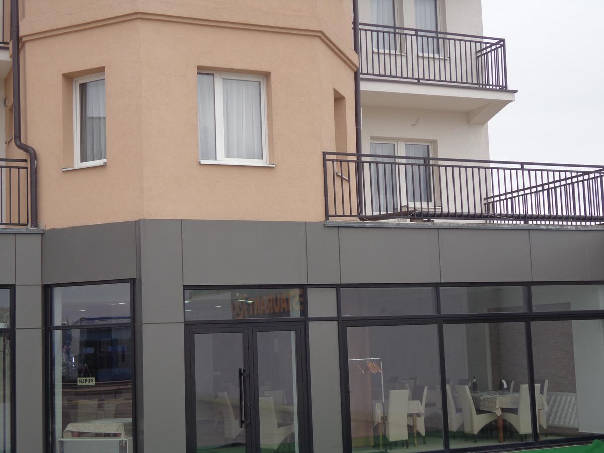 Hotel Rio Pristina Exterior foto